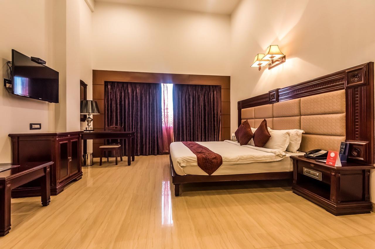 Golden Chariot Vasai Hotel Eksteriør billede
