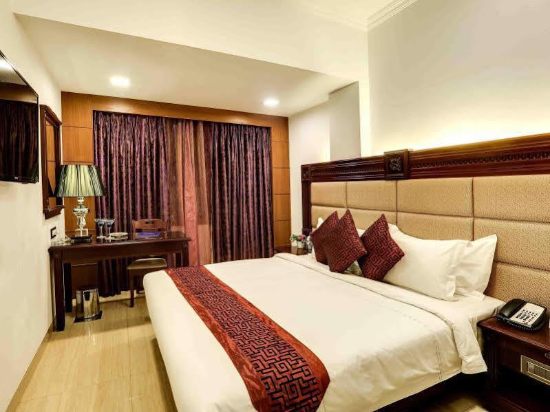Golden Chariot Vasai Hotel Eksteriør billede