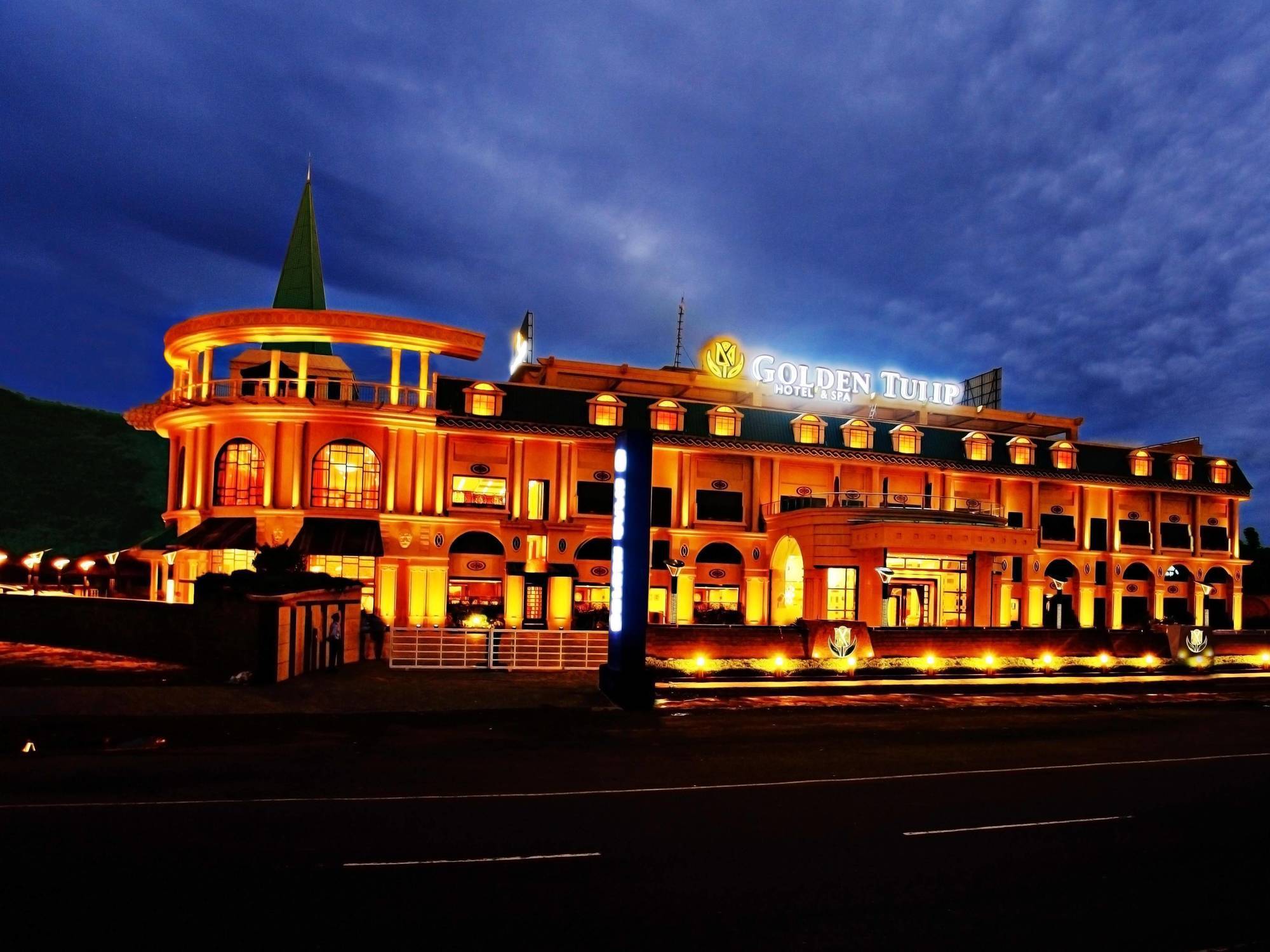 Golden Chariot Vasai Hotel Eksteriør billede