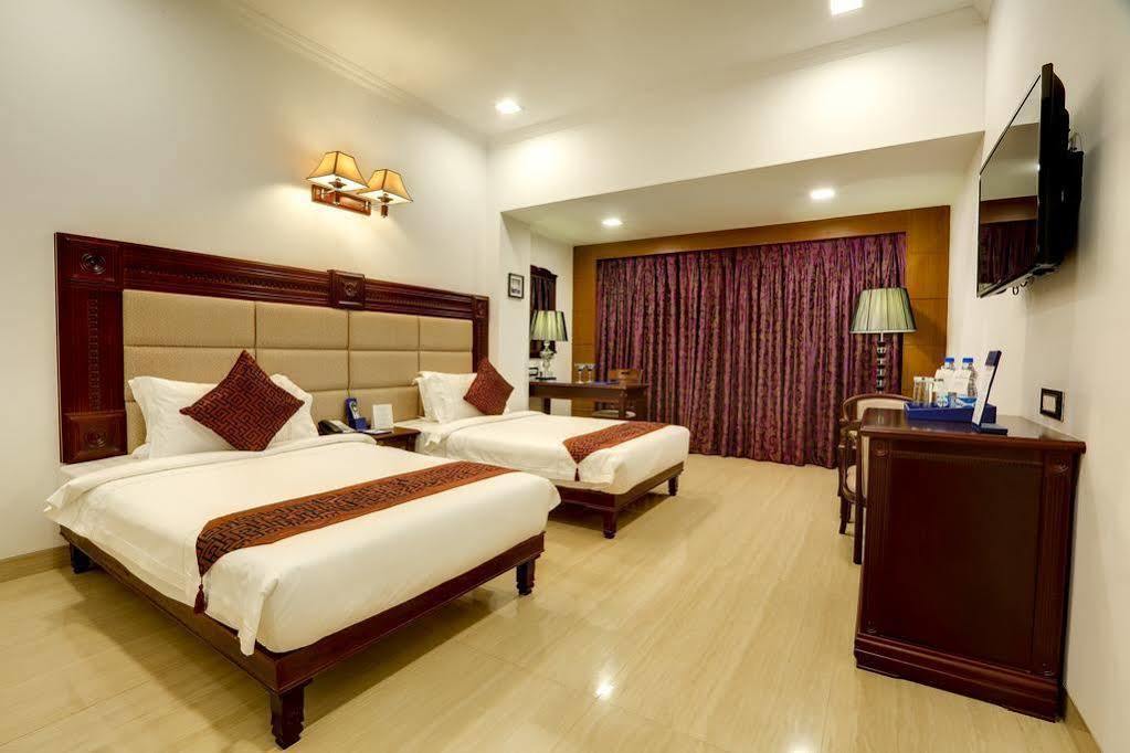 Golden Chariot Vasai Hotel Eksteriør billede